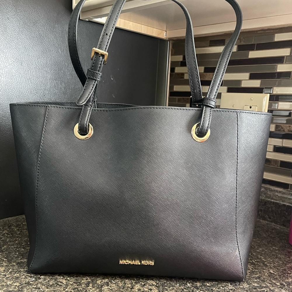 Micheal Kors Purse